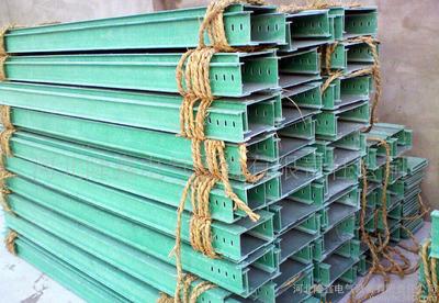 隆鑫電氣直銷山西呂梁玻纖聚酯電纜槽,阻燃玻璃鋼鋼網玻璃鋼管箱,環氧樹脂復合型電纜橋架圖片_高清圖_細節圖